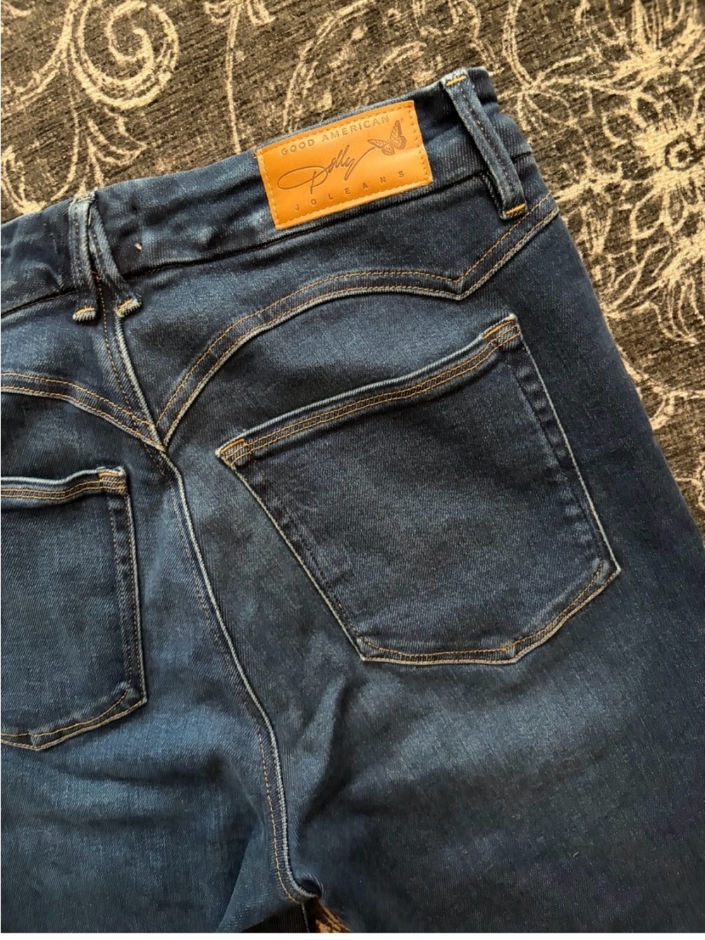 Good American Dolly Parton Jeans in Indigo. Size 10, Petite. - Picture 3 of 4